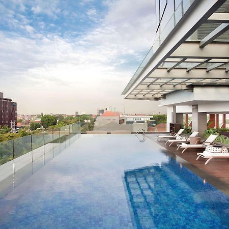 The Southern Hotel Surabaya Formerly Ibis Styles Surabaya Jemursari מראה חיצוני תמונה