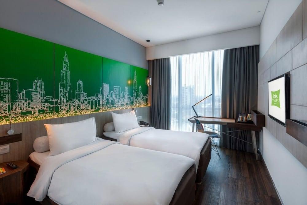The Southern Hotel Surabaya Formerly Ibis Styles Surabaya Jemursari מראה חיצוני תמונה