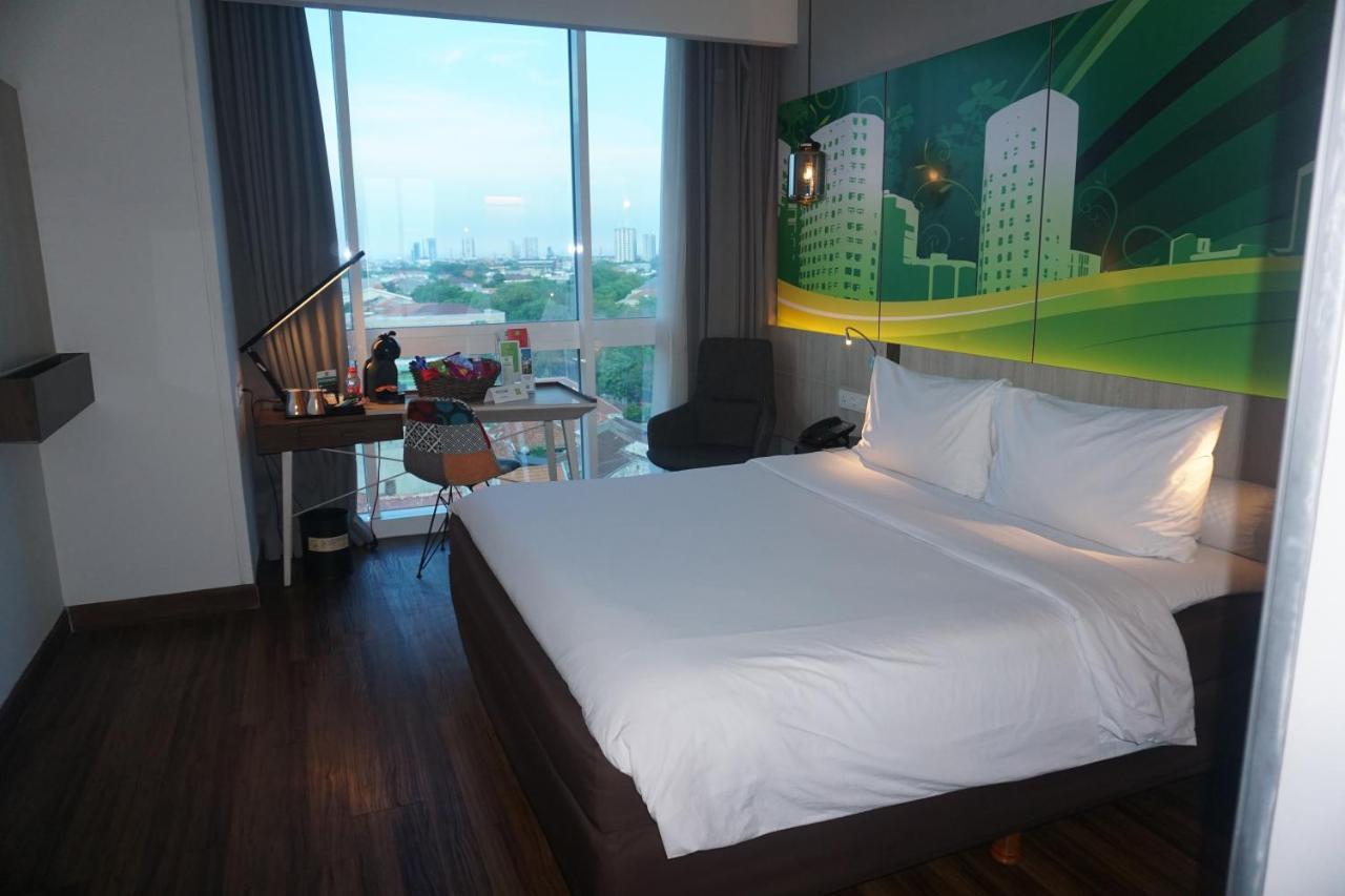 The Southern Hotel Surabaya Formerly Ibis Styles Surabaya Jemursari מראה חיצוני תמונה