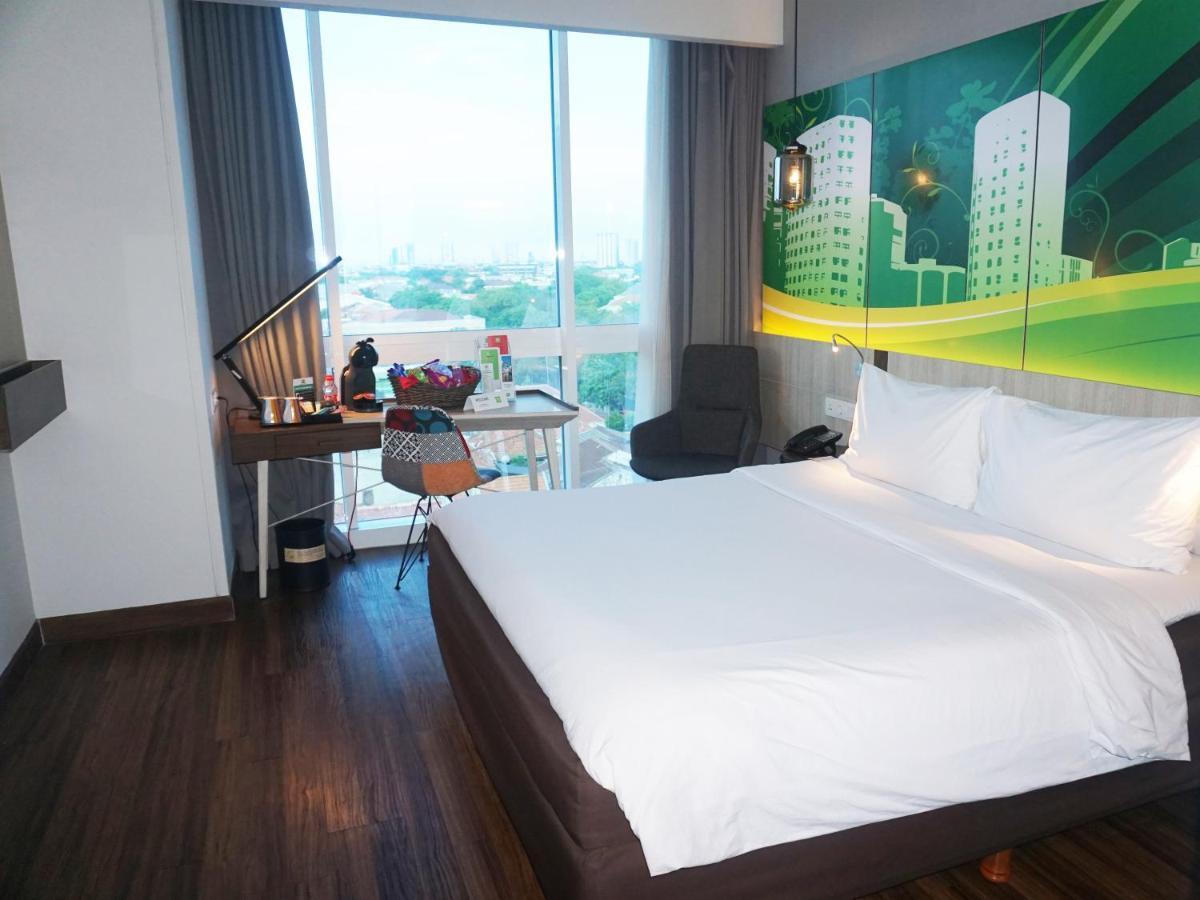 The Southern Hotel Surabaya Formerly Ibis Styles Surabaya Jemursari מראה חיצוני תמונה