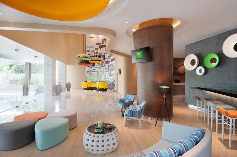 The Southern Hotel Surabaya Formerly Ibis Styles Surabaya Jemursari מראה חיצוני תמונה