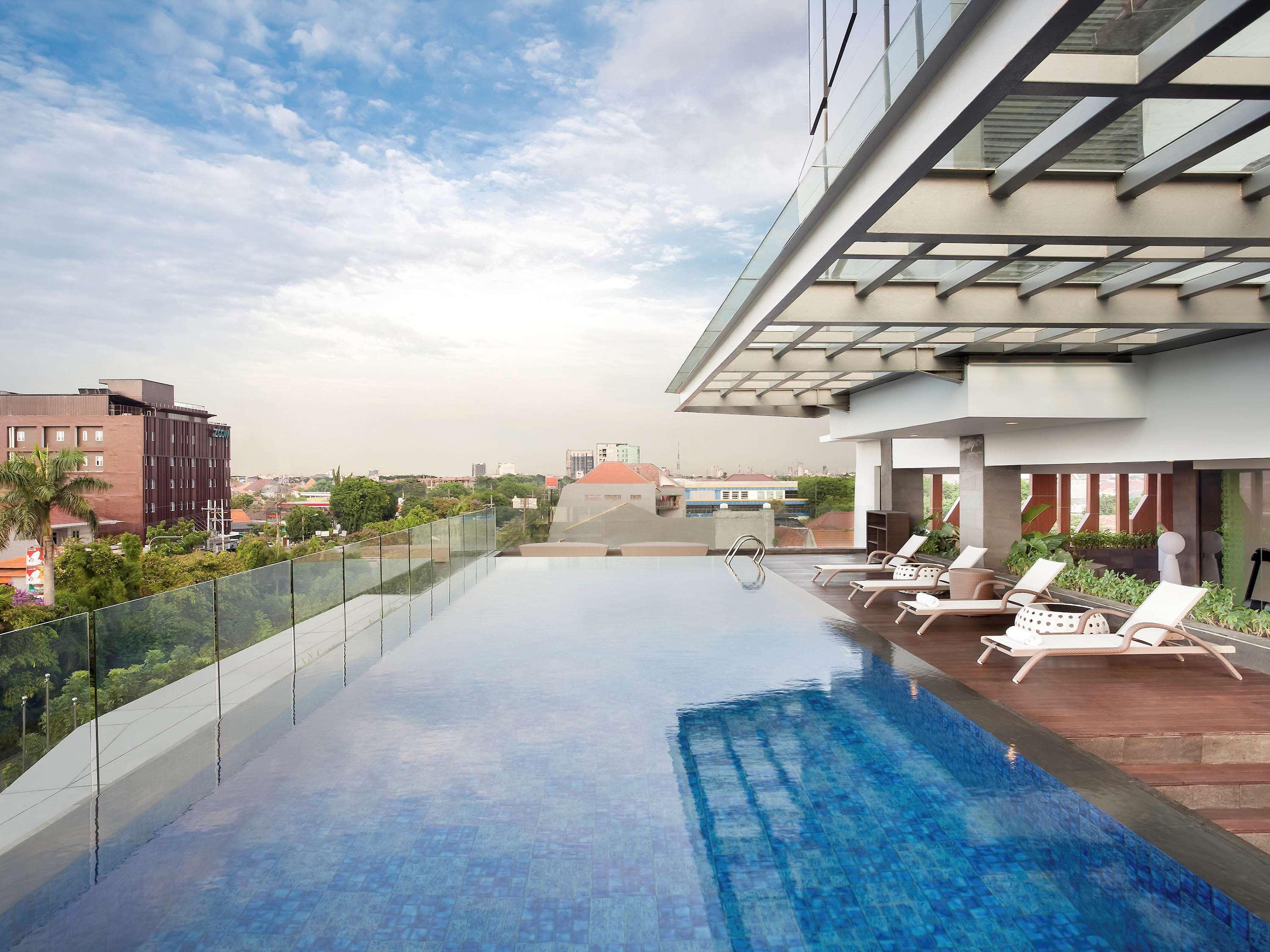 The Southern Hotel Surabaya Formerly Ibis Styles Surabaya Jemursari מראה חיצוני תמונה