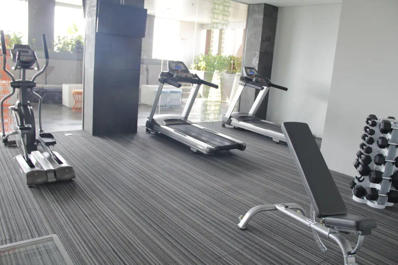 The Southern Hotel Surabaya Formerly Ibis Styles Surabaya Jemursari מראה חיצוני תמונה