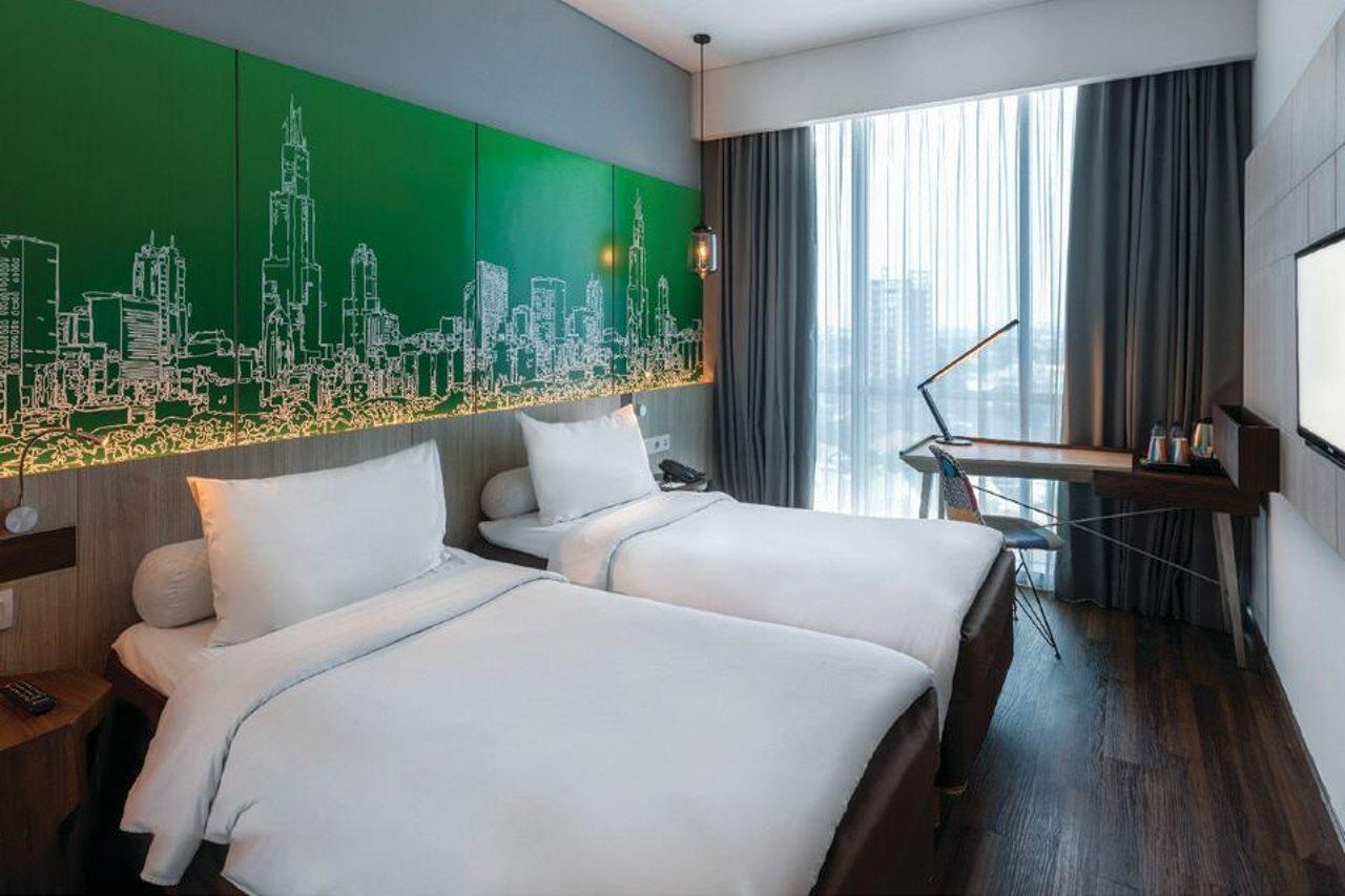 The Southern Hotel Surabaya Formerly Ibis Styles Surabaya Jemursari מראה חיצוני תמונה