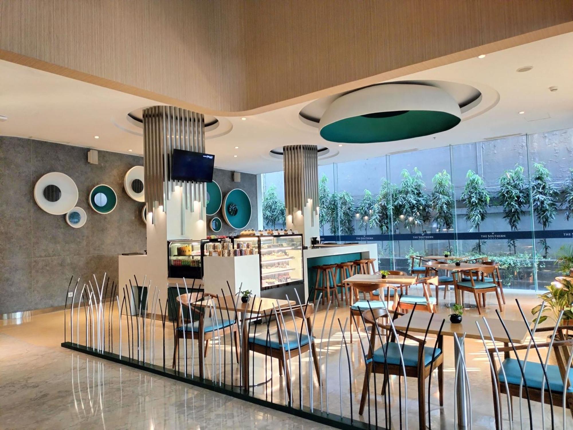 The Southern Hotel Surabaya Formerly Ibis Styles Surabaya Jemursari מראה חיצוני תמונה