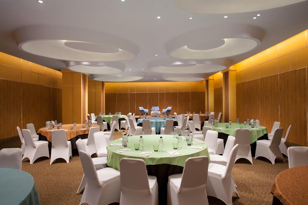 The Southern Hotel Surabaya Formerly Ibis Styles Surabaya Jemursari מראה חיצוני תמונה