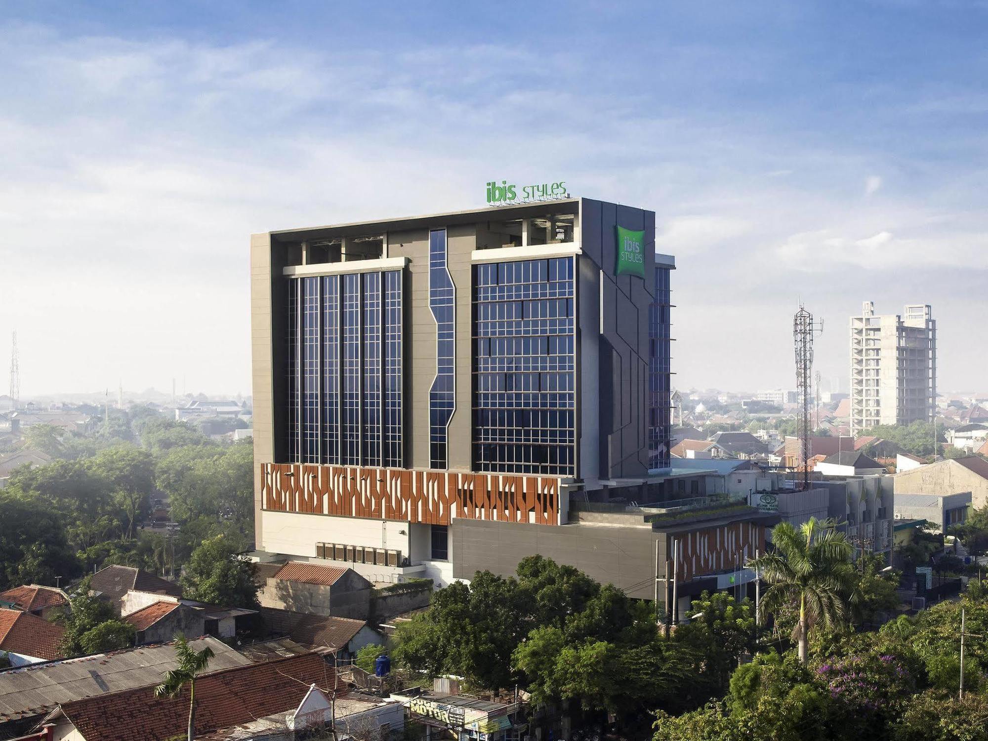 The Southern Hotel Surabaya Formerly Ibis Styles Surabaya Jemursari מראה חיצוני תמונה