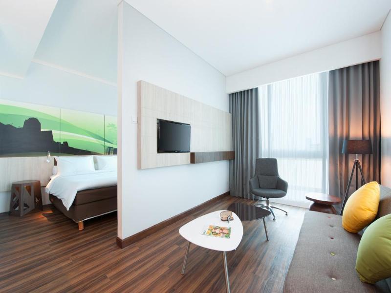 The Southern Hotel Surabaya Formerly Ibis Styles Surabaya Jemursari מראה חיצוני תמונה